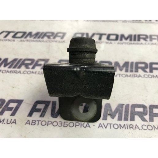 Отбойник капота правый Opel Insignia 2008-2013 13248768